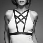 Harness nero intrecciato a V sul petto Maze by Bijoux Indiscrets