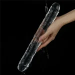 Dildo doppia estremità trasparente LoveToy (in mano sotto acqua)