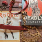 Collare rosso con guinzaglio dorato | Taboom - immagine 3